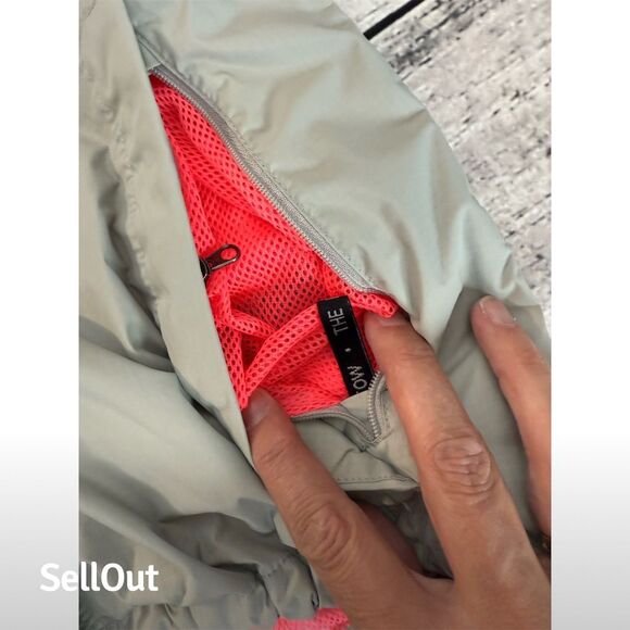 The North Face Women's Hooded Jacket Sz.LG Gray Casual - Picture 4 of 11